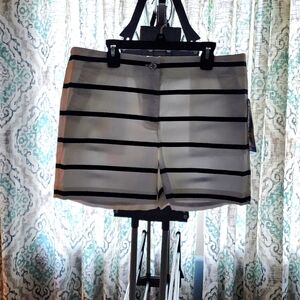 NWT Nautica size 10 blue & white shorts